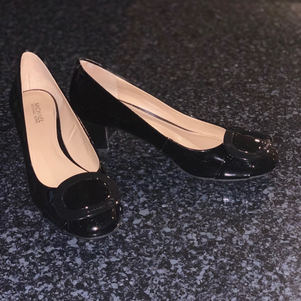 Michael Kors Pauline Patent Mid-Heel, Black 6.5